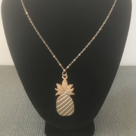 Pineapple gold chain necklace - Picture 2 of 5